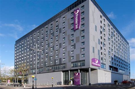 Gatwick a23 premier inn Premier Inn London Gatwick Airport (A23 Airport Way) hotel is a less than 10-minute walk from the North Terminal and free 24/7 shuttle to South Terminal